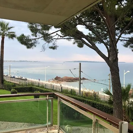 Guestready - Airy Studio With Ocean View Cannes